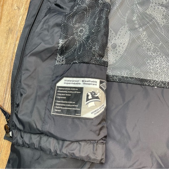 Columbia | Omni Tech | Black | Rain Jacket | Waterproof | Packable | Women’s S - Picture 13 of 15